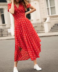 Romantisches Taillenkleid mit Polka-Dot-Print