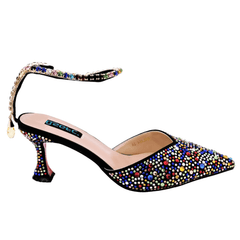 Glitzernde High Heels mit Strasssteinen