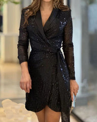 Kleid im Party-Stil mit langen Ärmeln und Revers