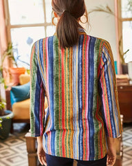 Bunte Bluse mit Knöpfen