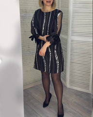 Kleid mit Knielänge und Streifen